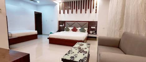 Deluxe Double or Twin Room, City View | Desk, free WiFi