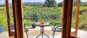 Cosy apartment in beautiful rural Aberdeenshire, convenient for shire and city.