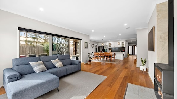 تلفزيون ذكي، مدفأة