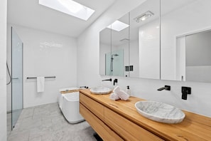 Shower - Saltwater (Anglesea)
