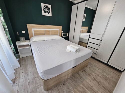 Beach Escape for 6 in Benidorm