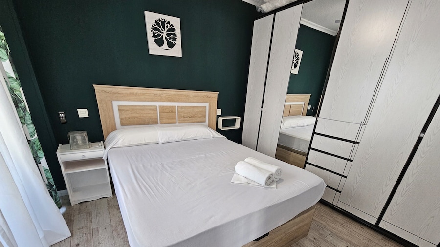 Beach Escape for 6 in Benidorm