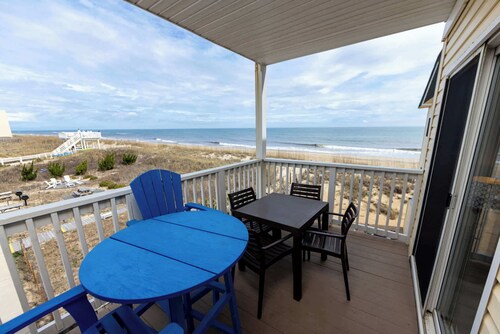 Beachfront Condo with Ocean Views and Pool Access!