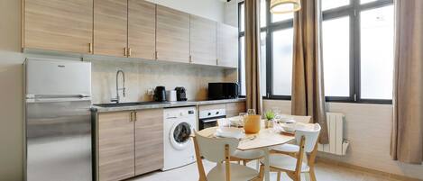 Apartment | Private kitchen | Fridge, microwave, oven, stovetop