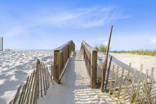 Beach nearby - Laguna Bella C4 (Gulf Shores)