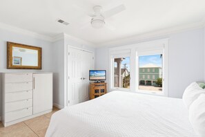 ซิกเนเจอร์คอนโด, ปลอดบุหรี่, ระเบียง | ห้องพักตกแต่งอย่างมีเอกลักษณ์, ตกแต่งพิเศษโดยเฉพาะ, เตารีด/โต๊ะรีดผ้า