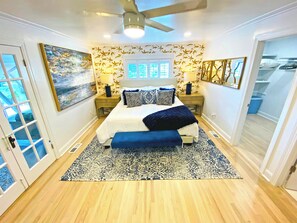 4 bedrooms, iron/ironing board, internet, bed sheets