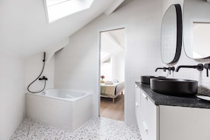 Apartment | Bathroom