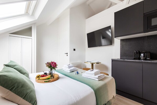 Apartment | 1 bedroom, iron/ironing board, bed sheets