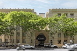 Exterior - Beautifully Renovated Central 1-Bed City Stay (Brisbane)