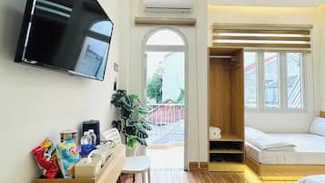 Family Studio Suite, 2 Queen Beds, Non Smoking | Television