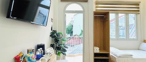 Family Studio Suite, 2 Queen Beds, Non Smoking | Television