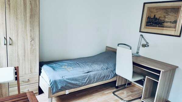 1 bedroom, WiFi, bed sheets