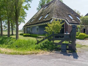 Apartment | Exterior - Appartement Boerderij Near Beach (Schagen)