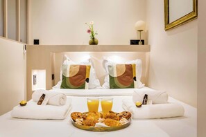 3 chambres, fer et planche à repasser, Wi-Fi, draps fournis