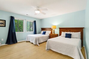 3 bedrooms, iron/ironing board, free WiFi, bed sheets