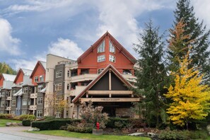 Exterior - Lake Placid Gem - So Close to Creekside Gondola (Whistler)