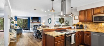 Blue Royale Retreat - Condo for 6