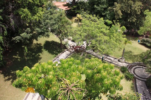 Modern space, panoramic view terrace, perfect for families. No animals