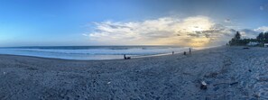 Beach nearby, sun loungers