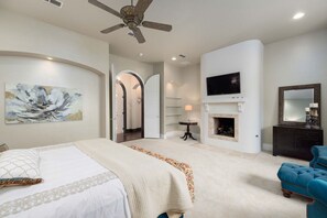 5 camere, una scrivania, ferro/asse da stiro, culla da viaggio