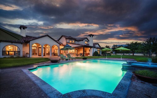 Hilltop Estate in Aledo with Pool, Hot Tub, Outdoor Kitchen & 100-Acre Views