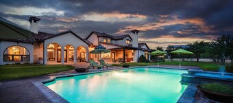 Hilltop Estate in Aledo with Pool, Hot Tub, Outdoor Kitchen & 100-Acre Views