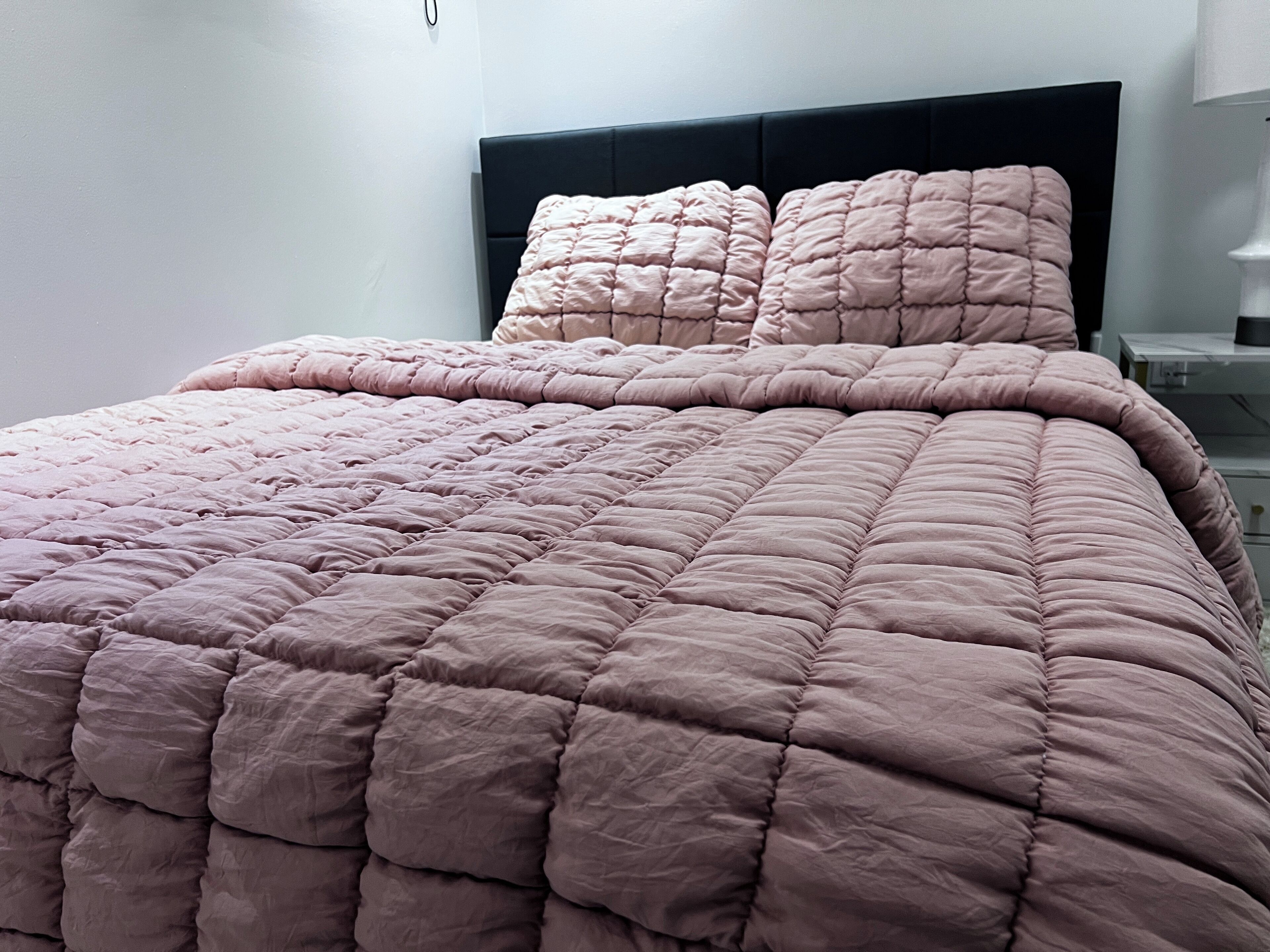 2 habitaciones, escritorio, tabla de planchar con plancha y wifi gratis 