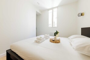 Apartment | 1 bedroom, laptop workspace, iron/ironing board, bed sheets - Beautiful Apartment - 1br/4p - Sentier (Paris)
