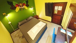 Unclassified image, 5 of 12, button - THE FUNKY MONKEY HOSTEL - 18 to 40 only  (Ko Pha-ngan)