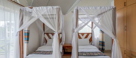 Deluxe Villa, Garden View | Iron/ironing board, free WiFi