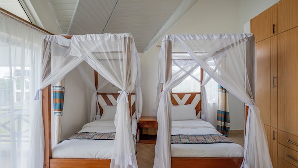 Vila luxo, vista para o jardim | Ferros/tábuas de passar roupa, Wi-Fi de cortesia