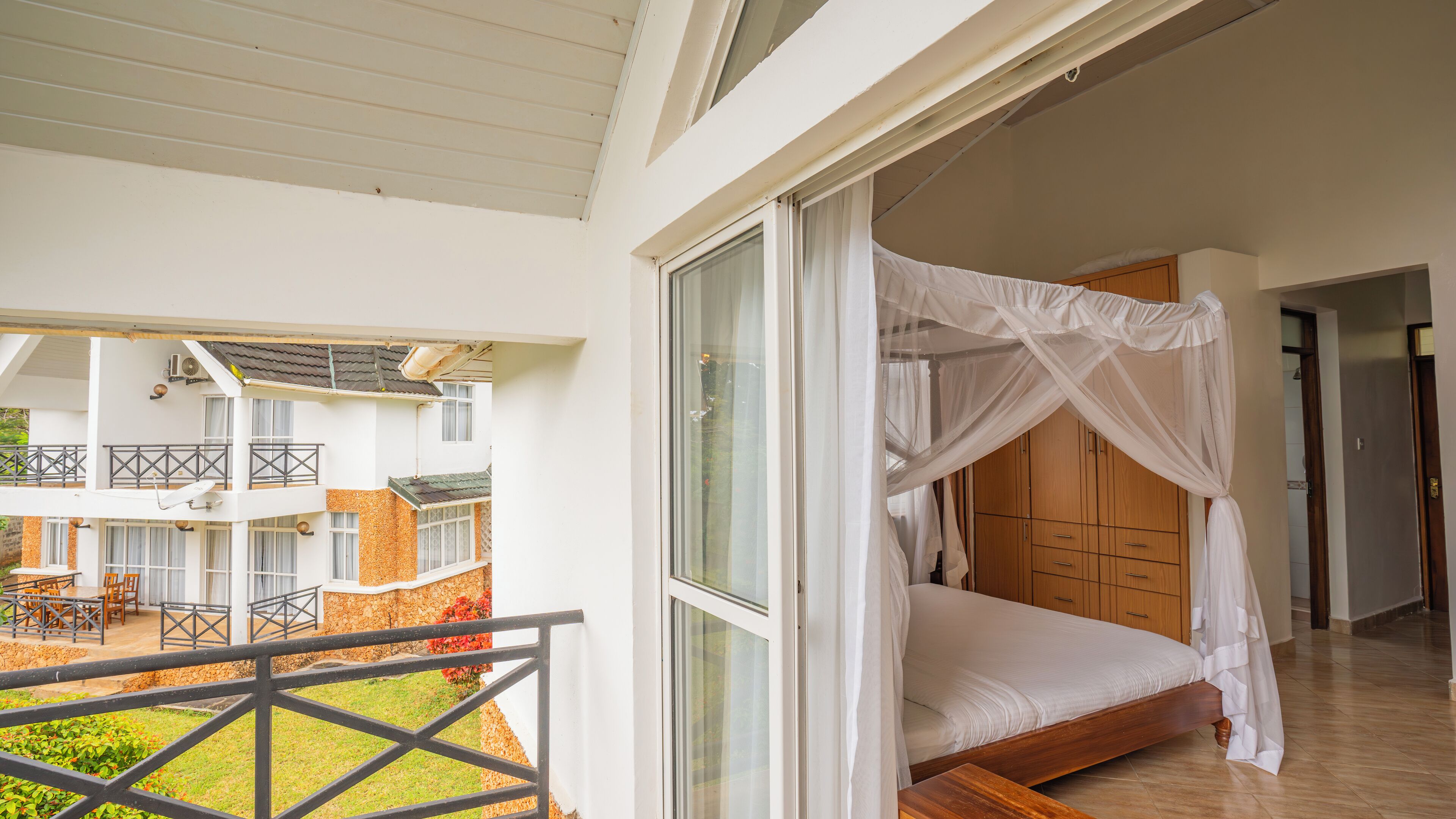 Iron/ironing board, free WiFi