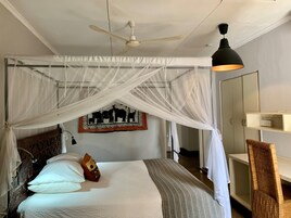 Habitación estándar doble | Caja fuerte, wifi gratis, ropa de cama