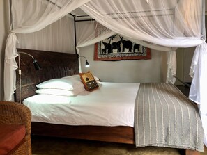 Executive Apartment | In-room safe, desk, iron/ironing board, free WiFi