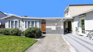 Exterior - Wavesong on Watts - Pet Friendly with Spa (Callala Beach)