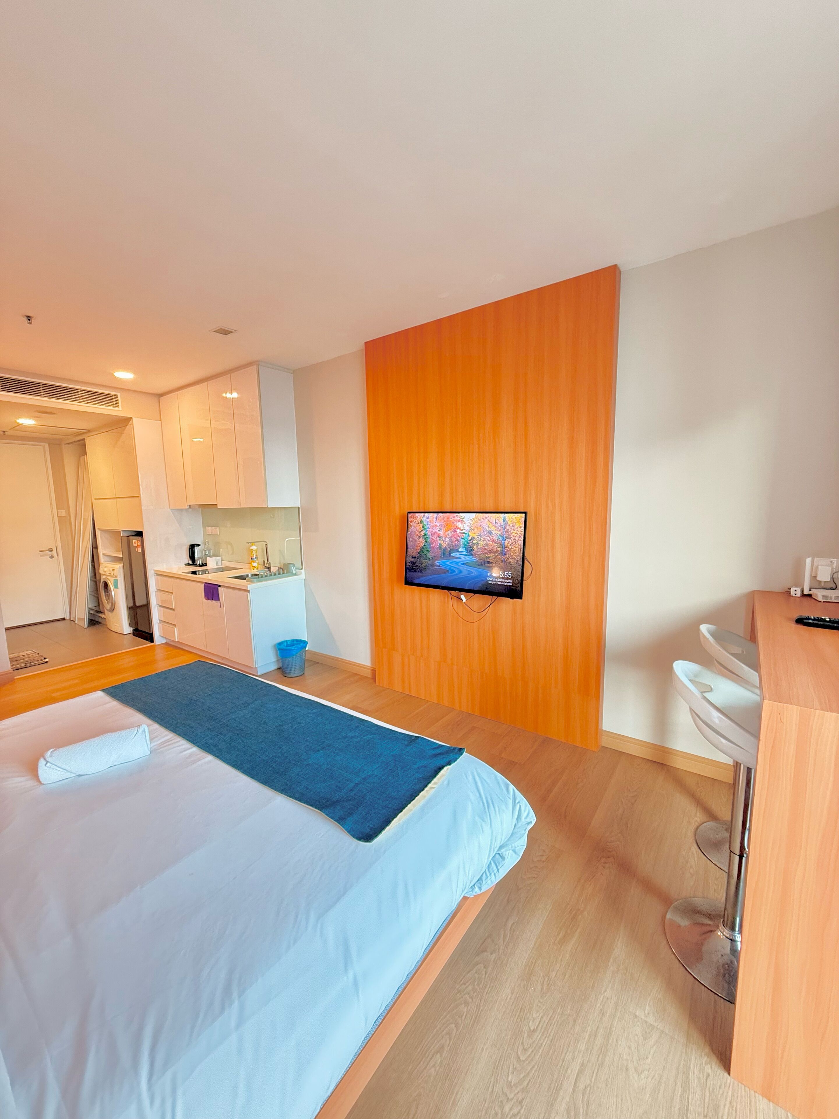 In-room safe, desk, laptop workspace, iron/ironing board