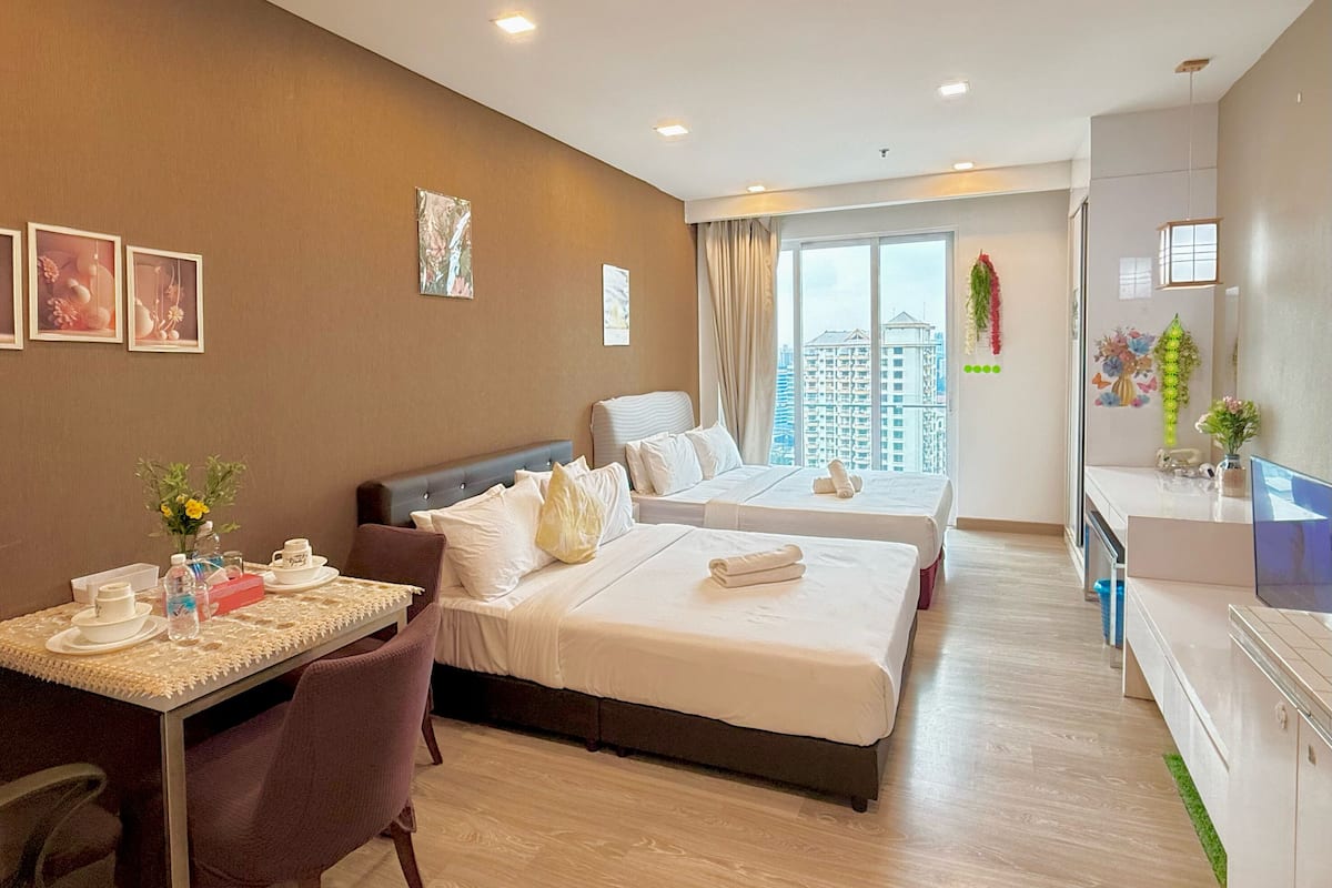 Superior Room, Balcony, City View | In-room safe, desk, laptop workspace, iron/ironing board
