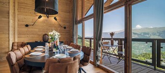 Luxury Penthouse 4BR  Panoramic Views  Garages Penthouse B1103