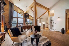 TV, offices - Luxury Penthouse 4BR Panoramic Views Garages Penthouse B1103 (Courchevel)