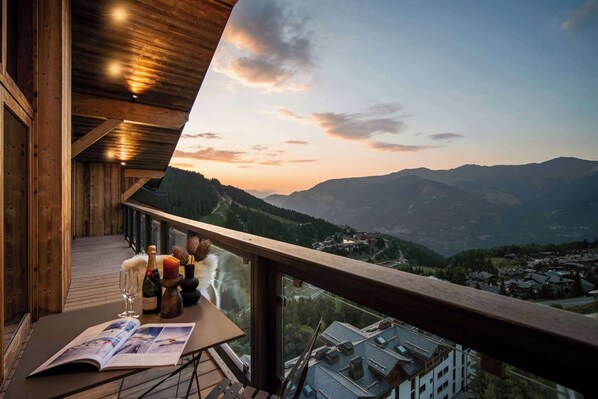 Property grounds - Luxury Penthouse 4BR Panoramic Views Garages Penthouse B1103 (Courchevel)