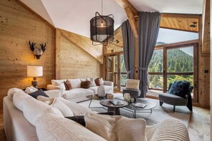 TV, offices - Luxury Penthouse 4BR Panoramic Views Garages Penthouse B1103 (Courchevel)