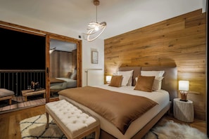 5 bedrooms, iron/ironing board, WiFi, bed sheets