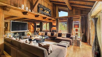 Televisión, chimenea, oficina