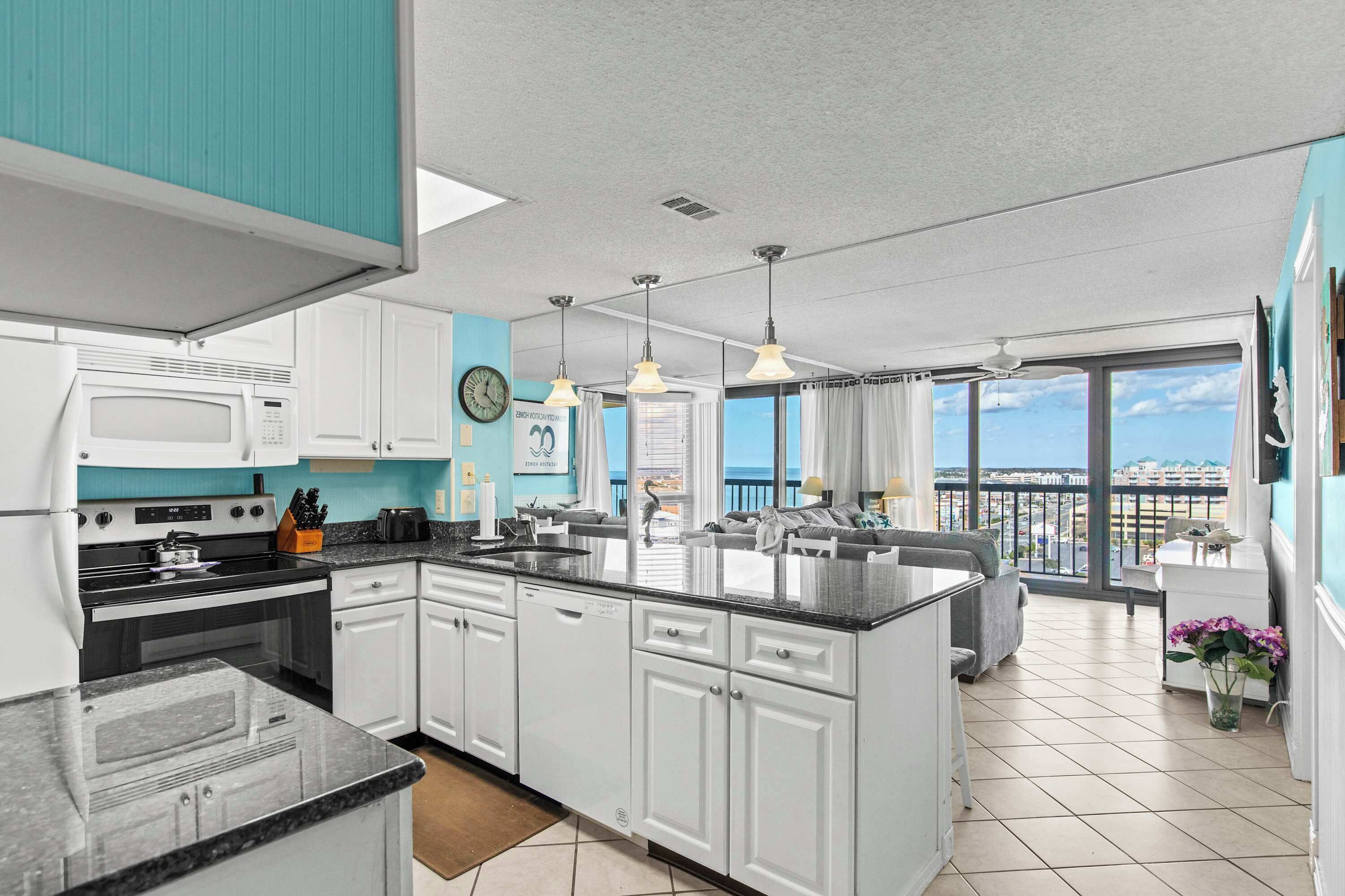 雪櫃、微波爐、焗爐、爐具