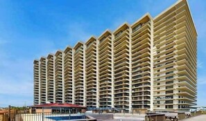 Exterior - Sea Watch 910 (Ocean City)
