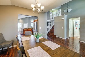 House (4 Bedrooms) | Interior