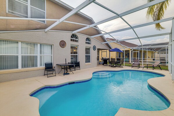 House (4 Bedrooms) | Front of property