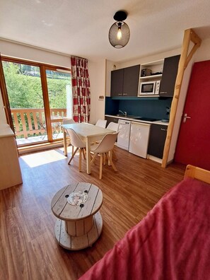 Interior - PIED DES PISTES 5 persons with balcony (Saint-François-Longchamp)