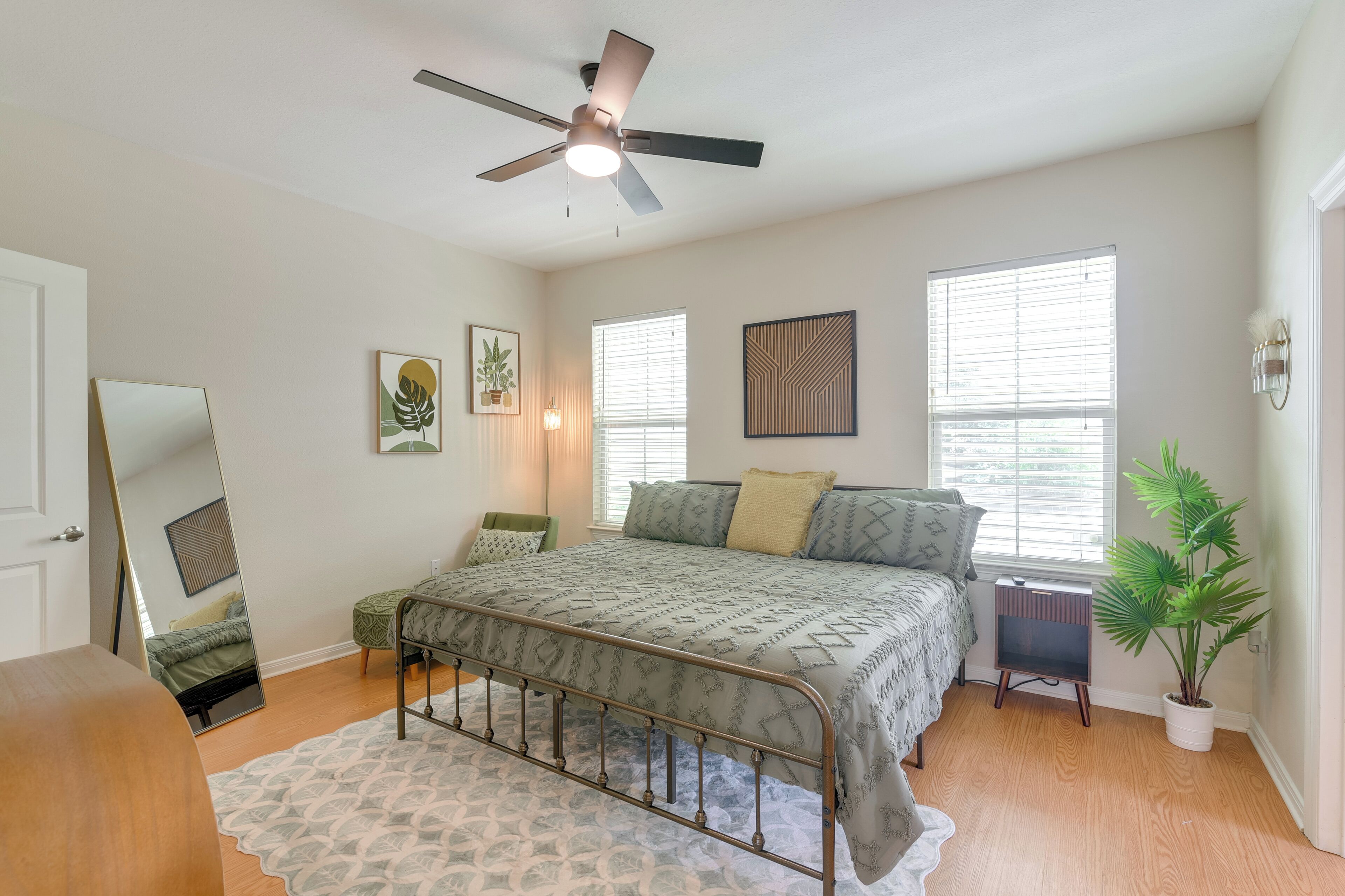 House (2 Bedrooms) | Interior